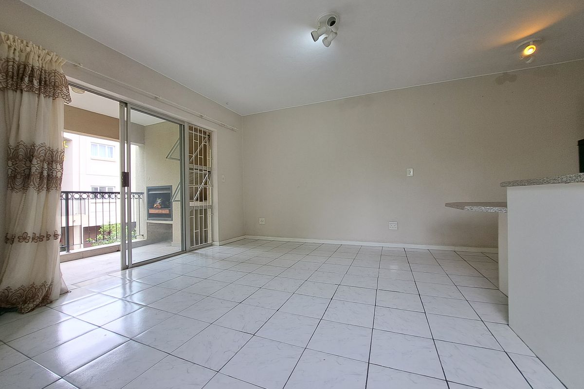 Charming 1-bedroom apartment —luxury living in a prime location! - Photo 3