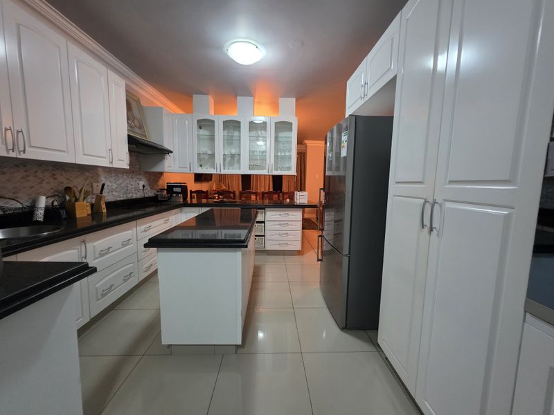 Waterfront luxury - Photo 5