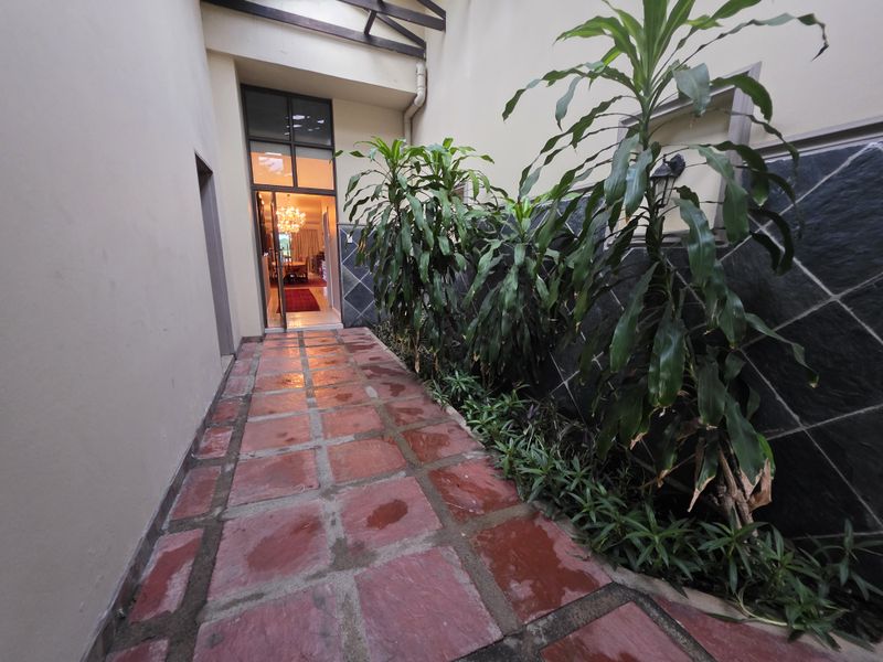 Waterfront luxury - Photo 9