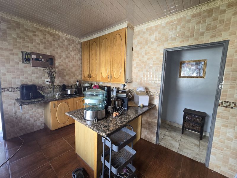 3 Bedroom House for Sale in Vanderbijlpark SE 1 - Photo 5