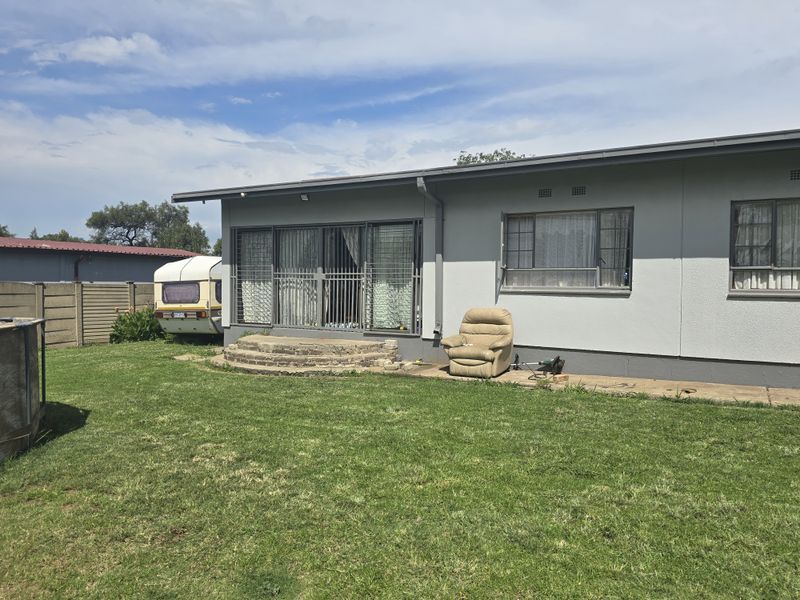 3 Bedroom House for Sale in Vanderbijlpark SE 1 - Photo 4
