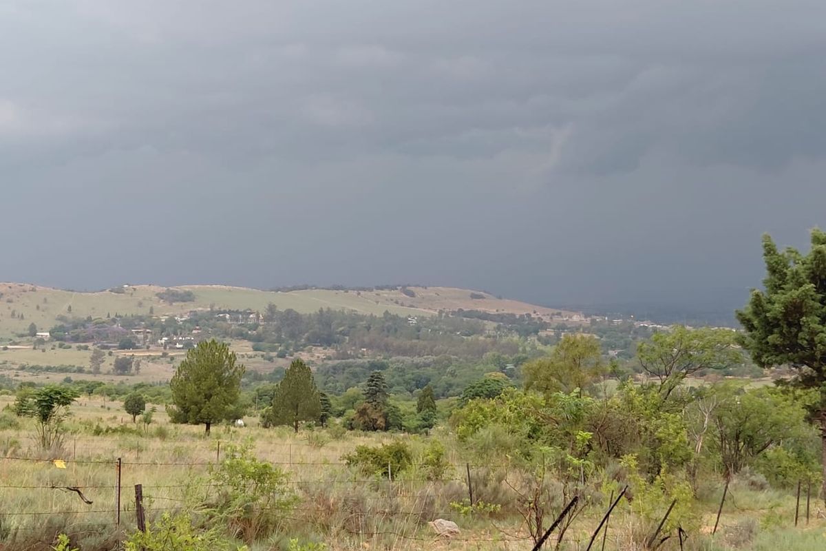 Experience country living at its finest — serene, secure, and full of possibility on this 12ha - Photo 5