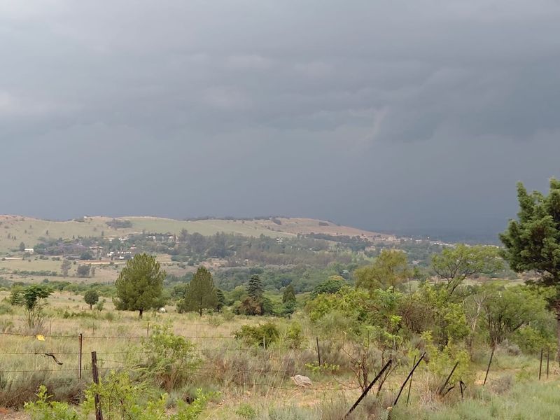 Experience country living at its finest — serene, secure, and full of possibility on this 12ha - Photo 4