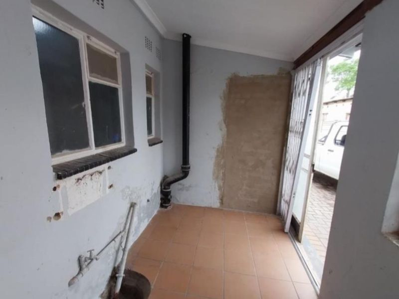 Turn the key to luxury living! - Photo 4