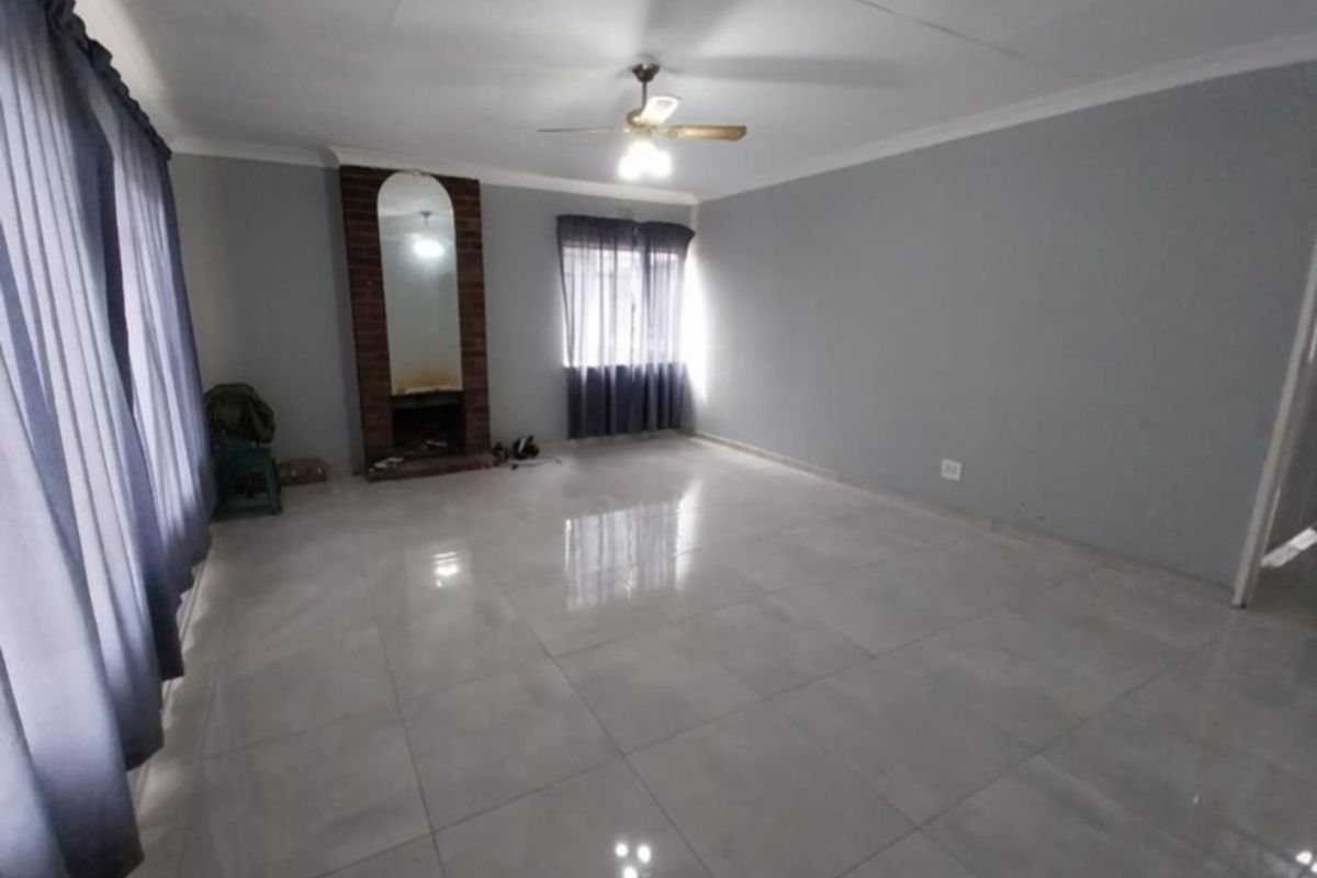 Turn the key to luxury living! - Photo 5