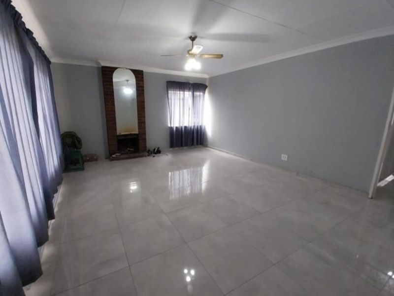 Turn the key to luxury living! - Photo 5