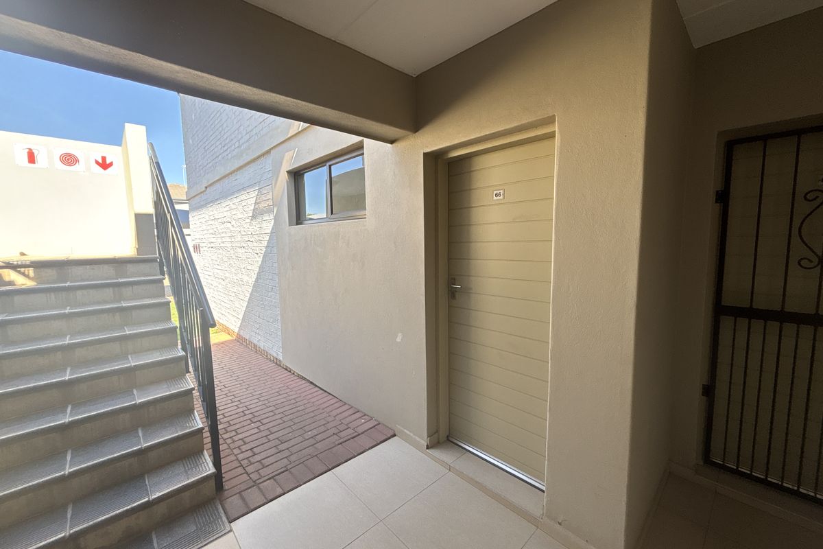 Spacious 2-Bedroom Starter Home in an Upmarket Complex in Brentwood Park, Benoni - Photo 3