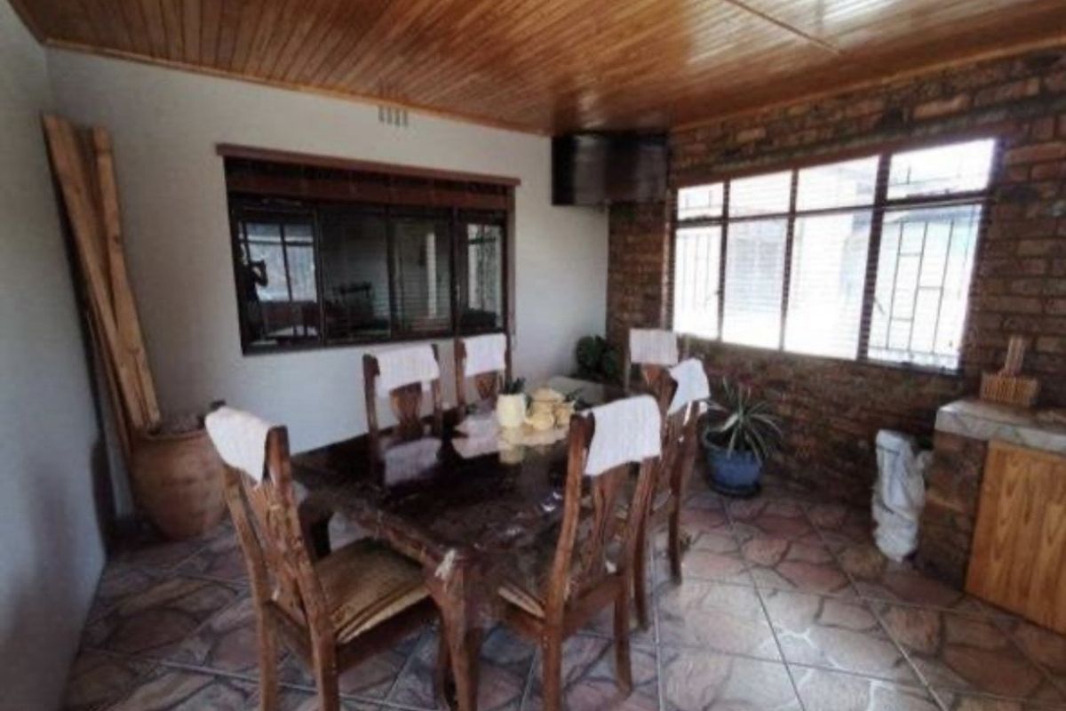 Your New Home, Perfectly Positioned - Photo 5