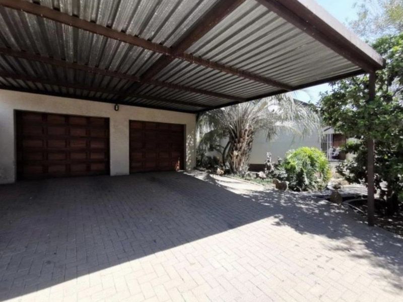 Your New Home, Perfectly Positioned - Photo 3