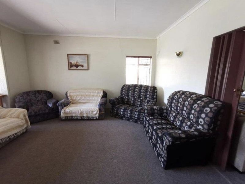Your New Home, Perfectly Positioned - Photo 9