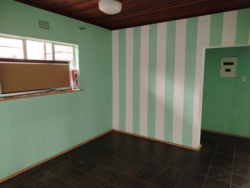 Beautiful Penthouse apartment for a steal! - Photo 10