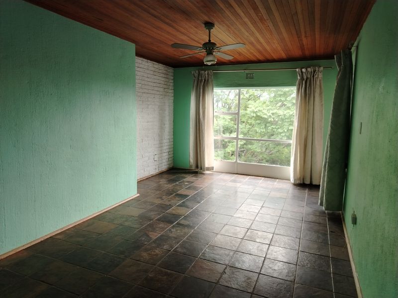 Beautiful Penthouse apartment for a steal! - Photo 6