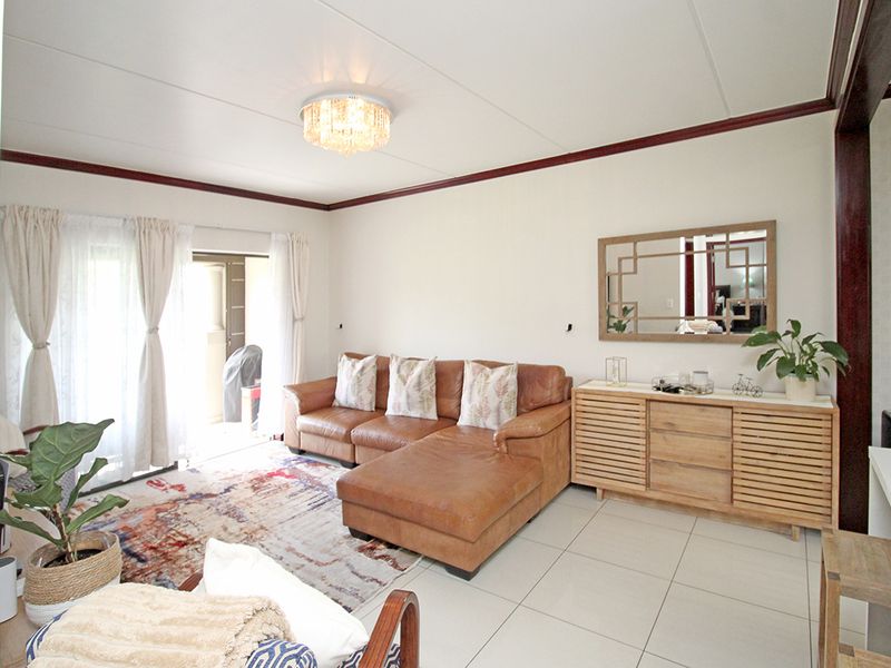 Eye Appeal plus purse appeal - Photo 7