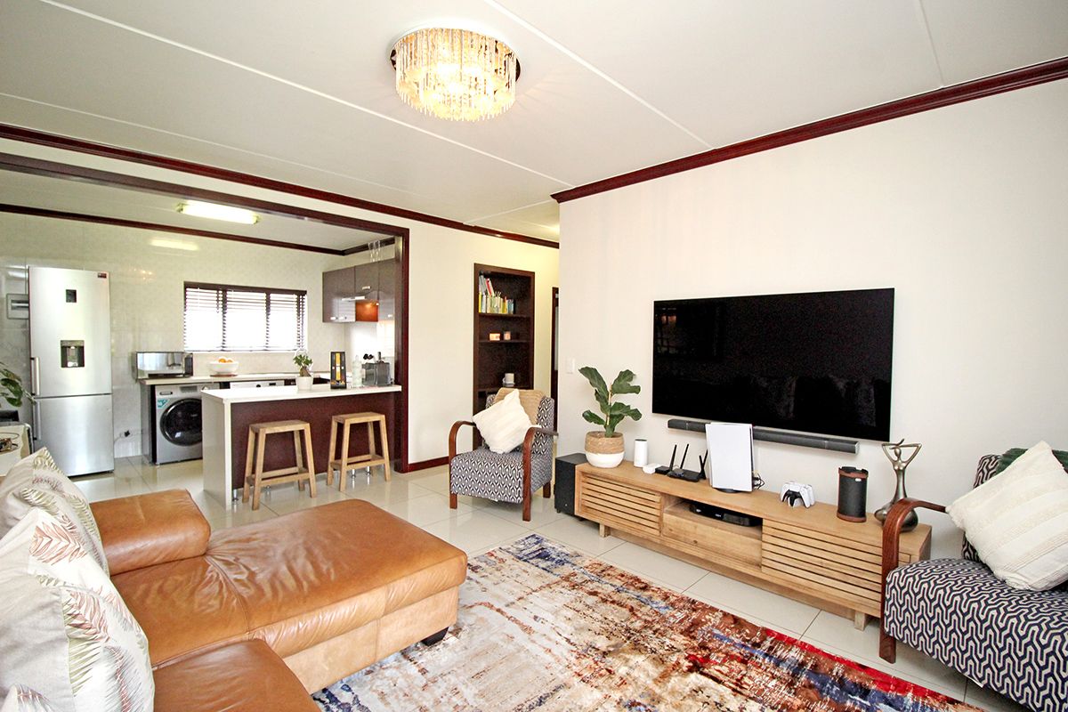 Eye Appeal plus purse appeal - Photo 5