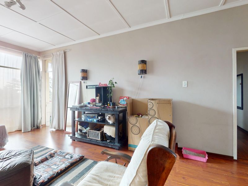 Modern 2-Bedroom, 2-Bathroom Second-Floor Unit with Exceptional Amenities - Photo 6