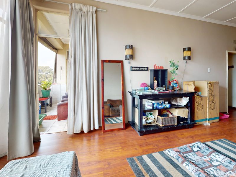 Modern 2-Bedroom, 2-Bathroom Second-Floor Unit with Exceptional Amenities - Photo 4