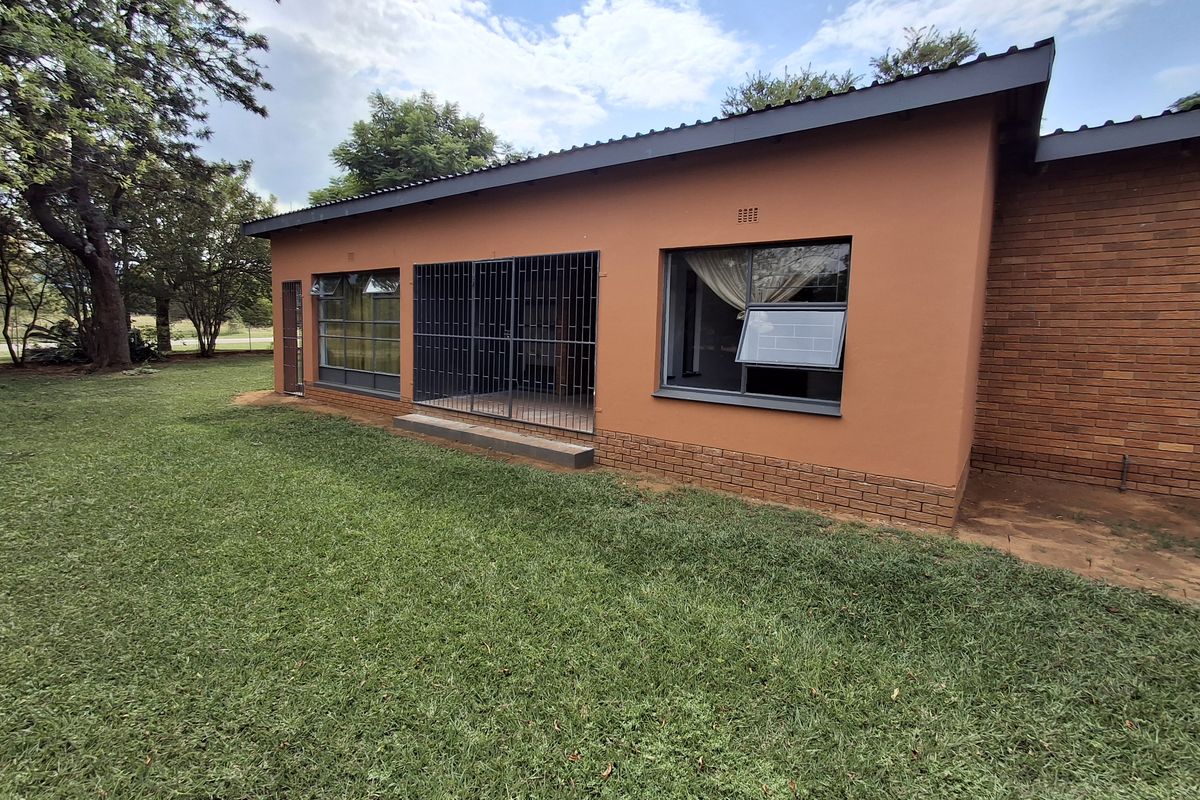 Very Neat 3-bedroom house in Game Park - Photo 4