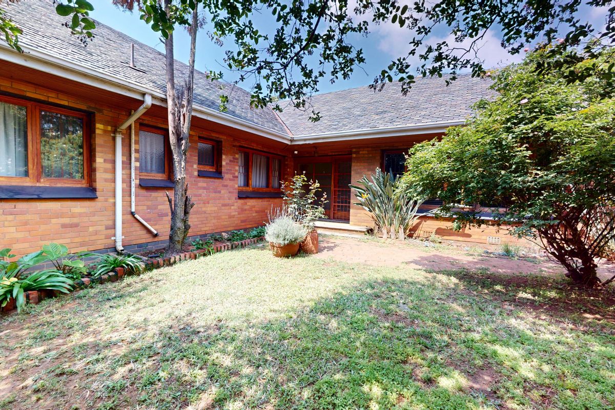 Spacious Family Home in the Heart of Lambton’s Business District! - Photo 3