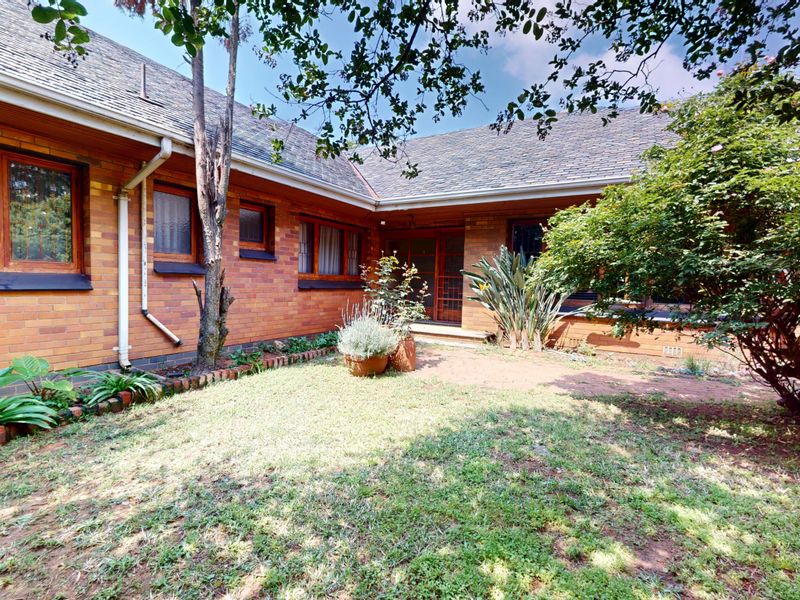 Spacious Family Home in the Heart of Lambton’s Business District! - Photo 3