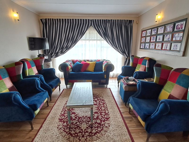 Charming 3-Bedroom Family Home with Beautiful Garden for sale in Balfour Mpumalanga - Photo 2