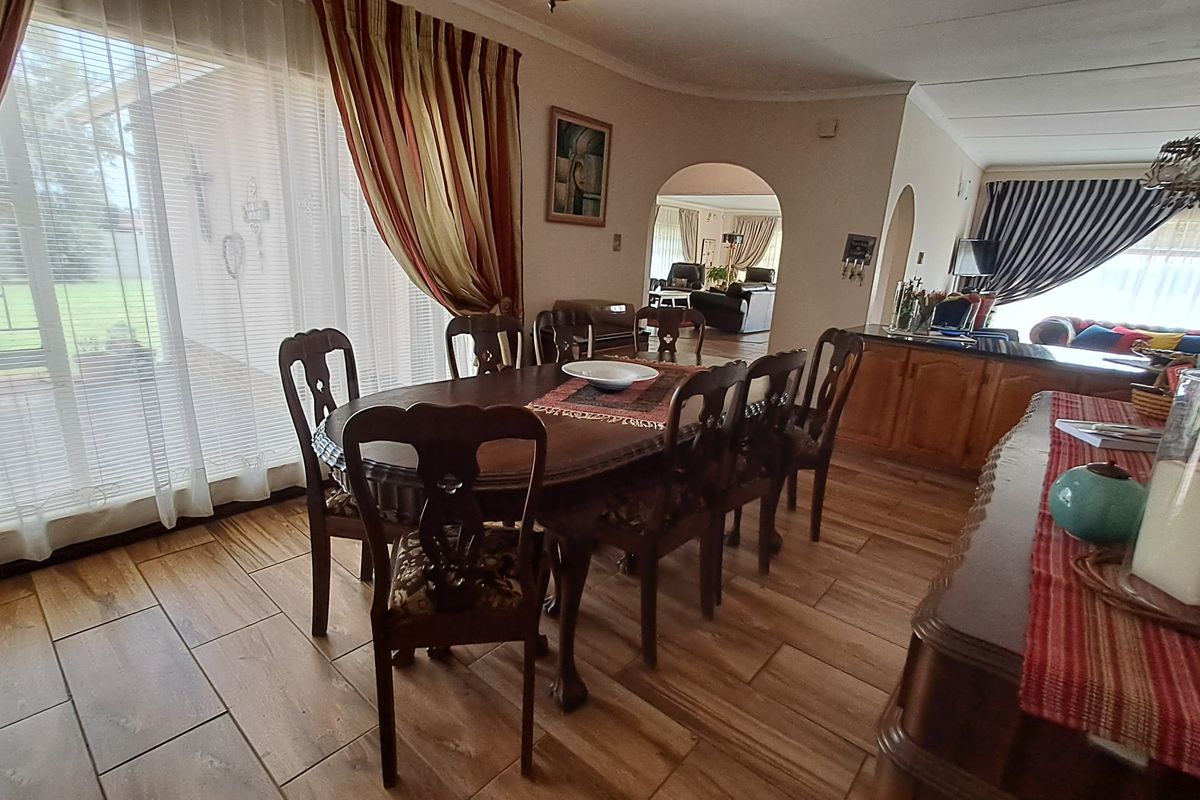 Charming 3-Bedroom Family Home with Beautiful Garden for sale in Balfour Mpumalanga - Photo 4