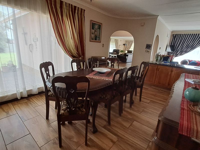 Charming 3-Bedroom Family Home with Beautiful Garden for sale in Balfour Mpumalanga - Photo 4