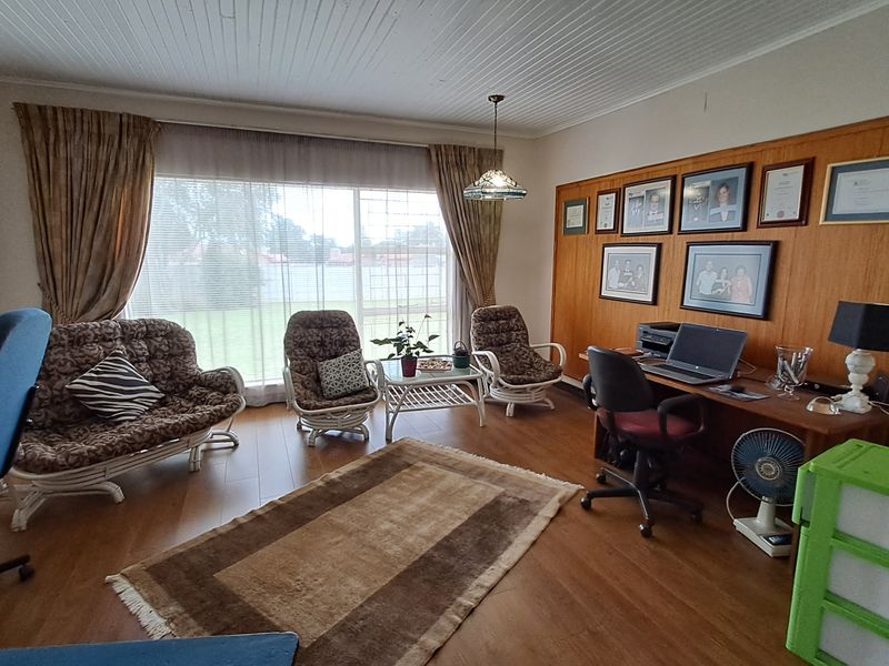 Charming 3-Bedroom Family Home with Beautiful Garden for sale in Balfour Mpumalanga - Photo 7