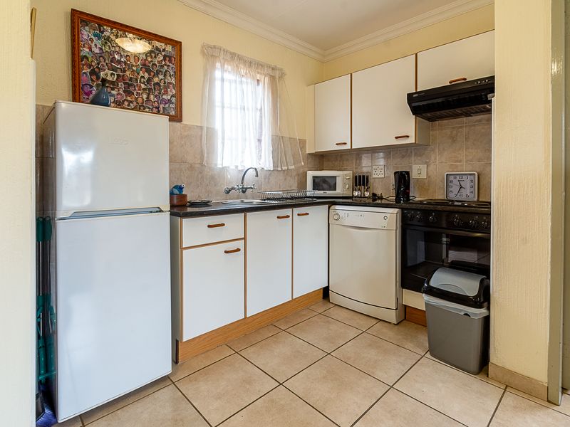 2 Bedroom Apartment in Willow Haven!!! - Photo 4