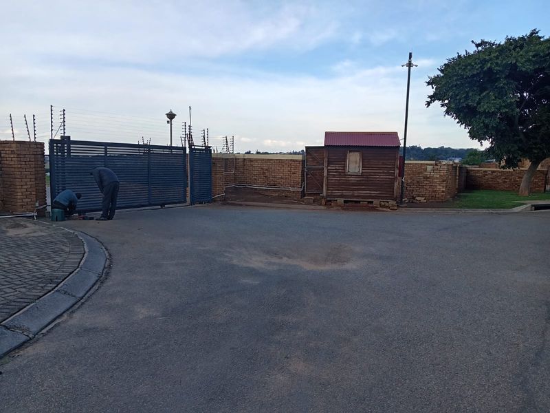 Two bedroom One bath Ground floor with spacious private Garden for Sale - Photo 7