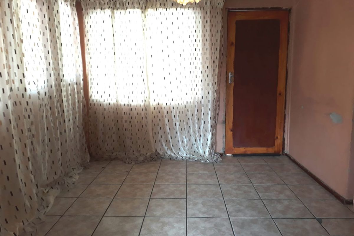 Charming 2-bedroom Freehold home for sale in Meriting, Rustenburg—perfect for comfortable living! - Photo 3