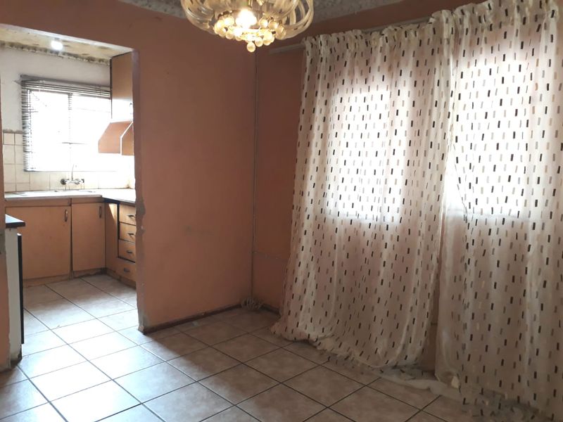 Charming 2-bedroom Freehold home for sale in Meriting, Rustenburg—perfect for comfortable living! - Photo 2