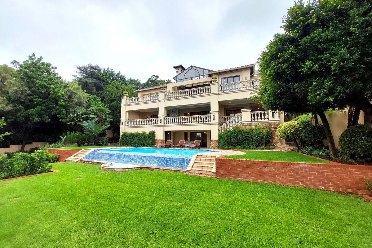 Magnificent grandeur on the Ridge in SAFE WATERKLOOF (Ridge) - Photo 3
