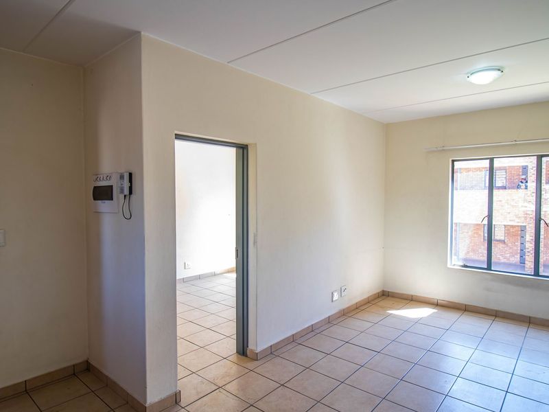 1 Bedroom and 1 bathroom apartment in Grand Central, Midrand - Photo 8