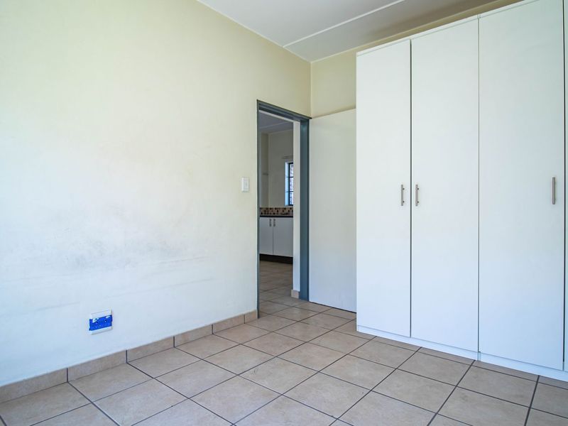 1 Bedroom and 1 bathroom apartment in Grand Central, Midrand - Photo 7