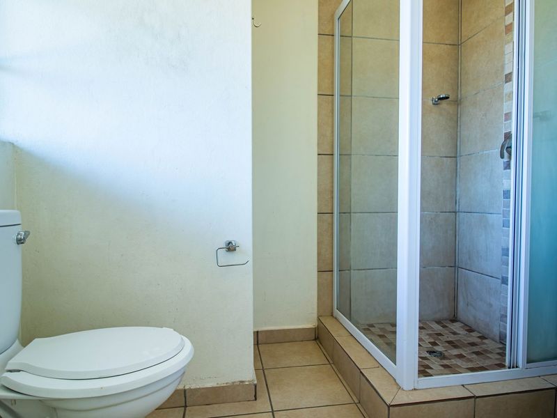 1 Bedroom and 1 bathroom apartment in Grand Central, Midrand - Photo 9