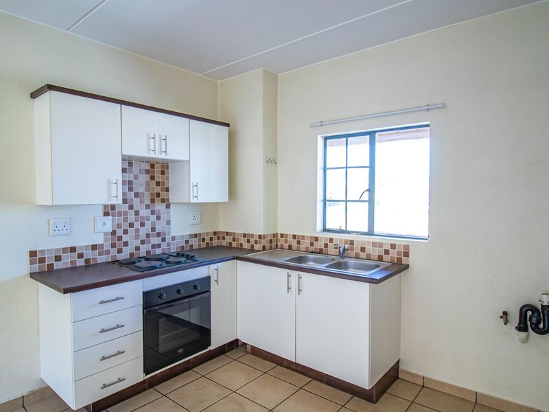 1 Bedroom and 1 bathroom apartment in Grand Central, Midrand - Photo 4