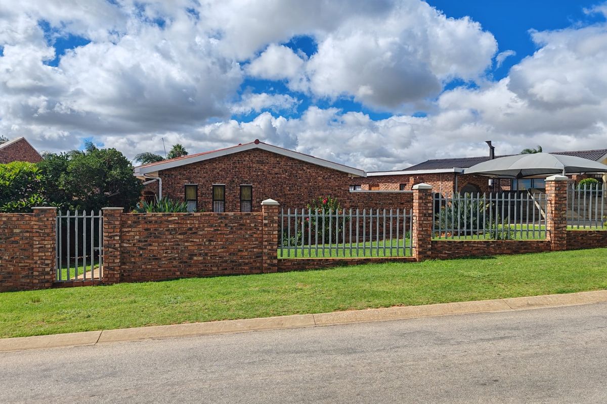 3 Bedroom  Face brick Property in Asalia Park - Photo 3