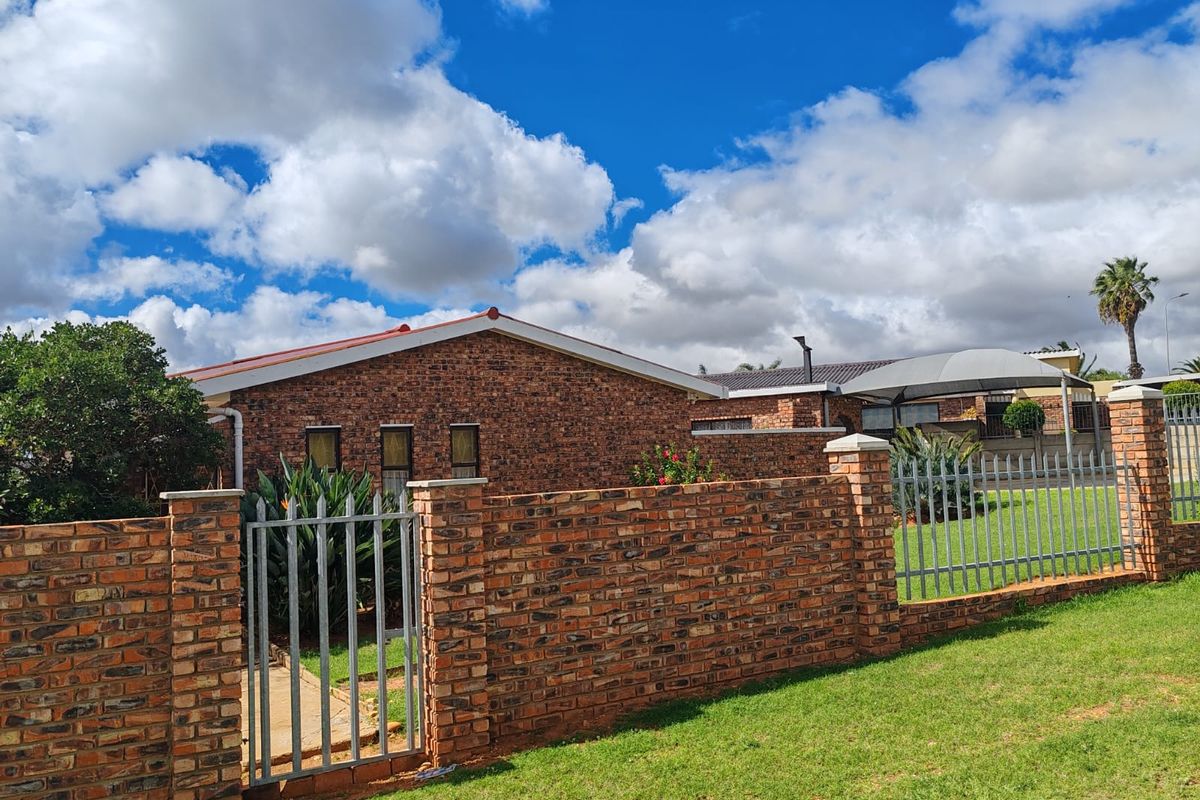 3 Bedroom  Face brick Property in Asalia Park - Photo 2