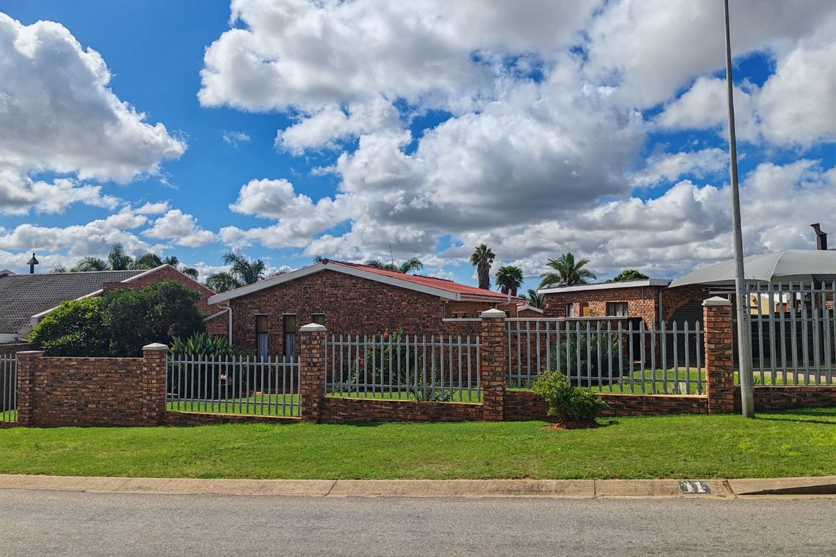 3 Bedroom  Face brick Property in Asalia Park - Photo 4