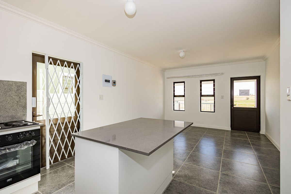 Charming 2-bedroom house for sale in Fisantekraal, Cape Town—your dream home awaits! Don't miss out - Photo 5