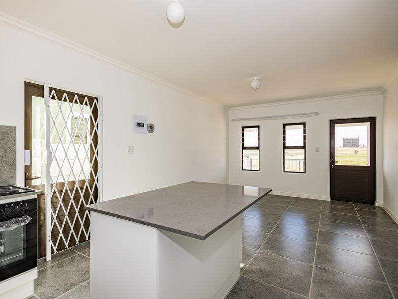 Charming 2-bedroom house for sale in Fisantekraal, Cape Town—your dream home awaits! Don't miss out - Photo 5