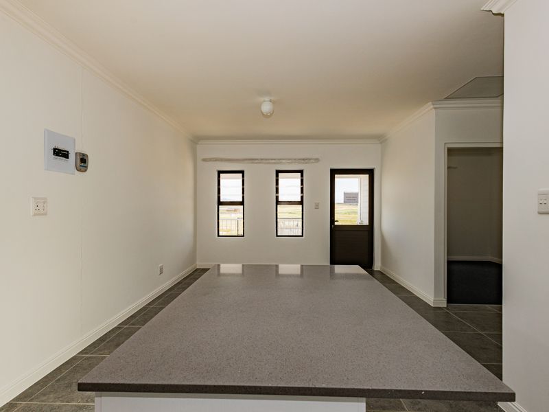 Charming 2-bedroom house for sale in Fisantekraal, Cape Town—your dream home awaits! Don't miss out - Photo 6