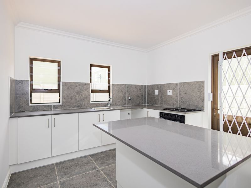 Charming 2-bedroom house for sale in Fisantekraal, Cape Town—your dream home awaits! Don't miss out - Photo 4