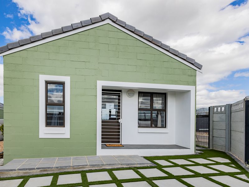 Charming 3-bedroom house for sale in Fisantekraal, Cape Town – your dream home awaits! - Photo 2