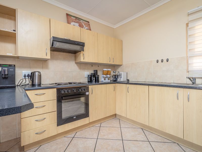 Spectacular Eye-catching Property with Mountain Views - Photo 6