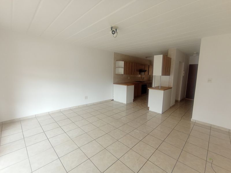 Modern 2-Bedroom Apartment with Pool Access in the Heart of Florida - Photo 8