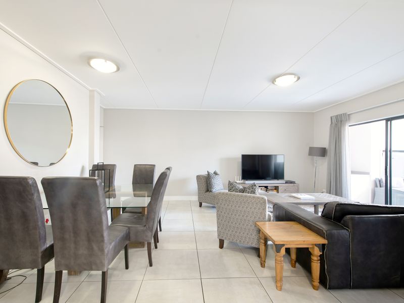 Welcome to EASY LIVING & LOCK-UP AND GO at this perfectly located, modern apartment! - Photo 1