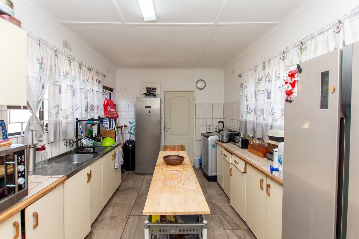 Charming Family Home for Sale in Vredenburg - Photo 5