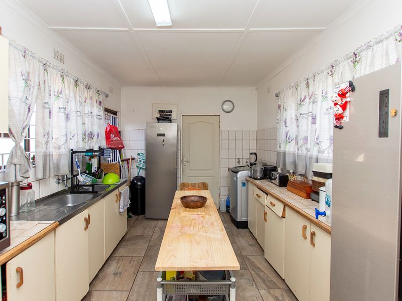 Charming Family Home for Sale in Vredenburg - Photo 5