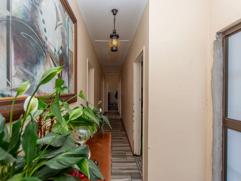 Charming Family Home for Sale in Vredenburg - Photo 9